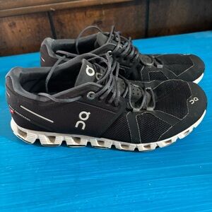 On Cloud 5 Women’s Running Black and White Athletic Sneakers